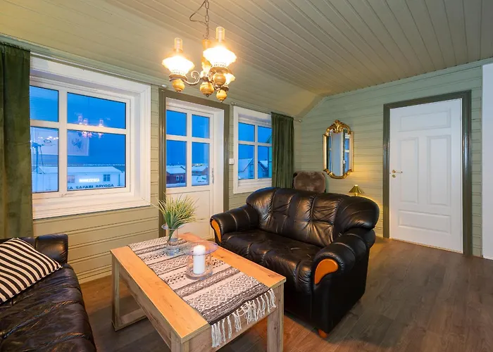 West-End Apartment